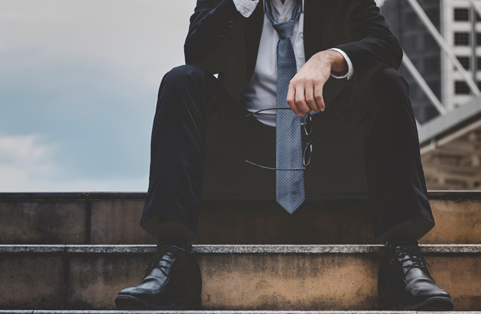 失敗して落ち込むサラリーマン